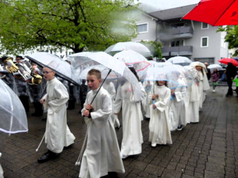 Weisser Sonntag in Oberurnen (Bilder: zvg)