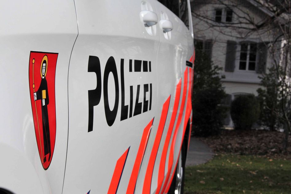 Hinweise im Zusammenhang mit dem Körperverletzungsdelikt sind an die Kantonspolizei Glarus, Tel. 055 645 66 66, zu richten. (zvg)