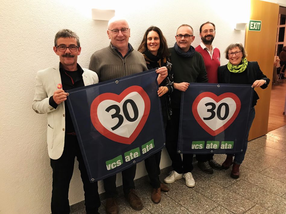 Tempo 30 ist zentral für die künftige Entwicklung der Dörfer und Ortszentren: Ruedi Blumer, Fridolin Weber, Caroline Lüscher-Müller, Werner Kälin, Heinrich Speich, Priska Müller Wahl (v.l.n.r.)