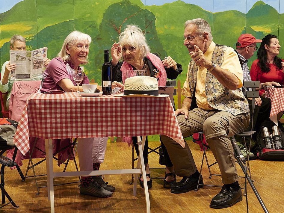 Die Seniorenbühne Zürich spielt in Glarus die Komödie «Die alti Klicke»