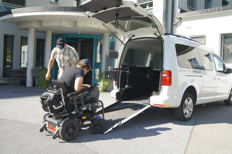 Die beiden Rollstuhltaxi haben sich in 6 Jahren, mit rund 360‘000 km in Total 12‘500 Fahrten bestens bewährt. Nun müssen sie ersetzt werden. (Bild: p.aebli)