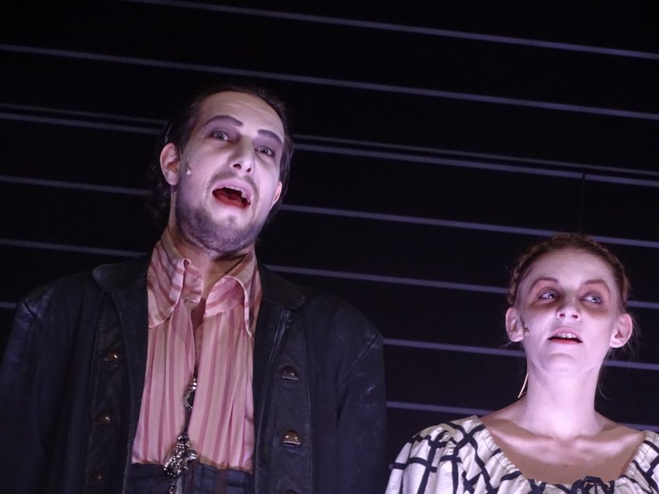 Die Dreigroschenoper – absolut leidenschaftliches Theater in Glarus