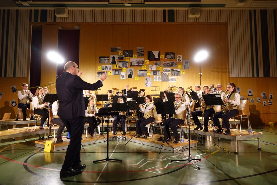 Harmoniemusik Niederurnen-Ziegelbrücke in Concert (Bilder: kas)