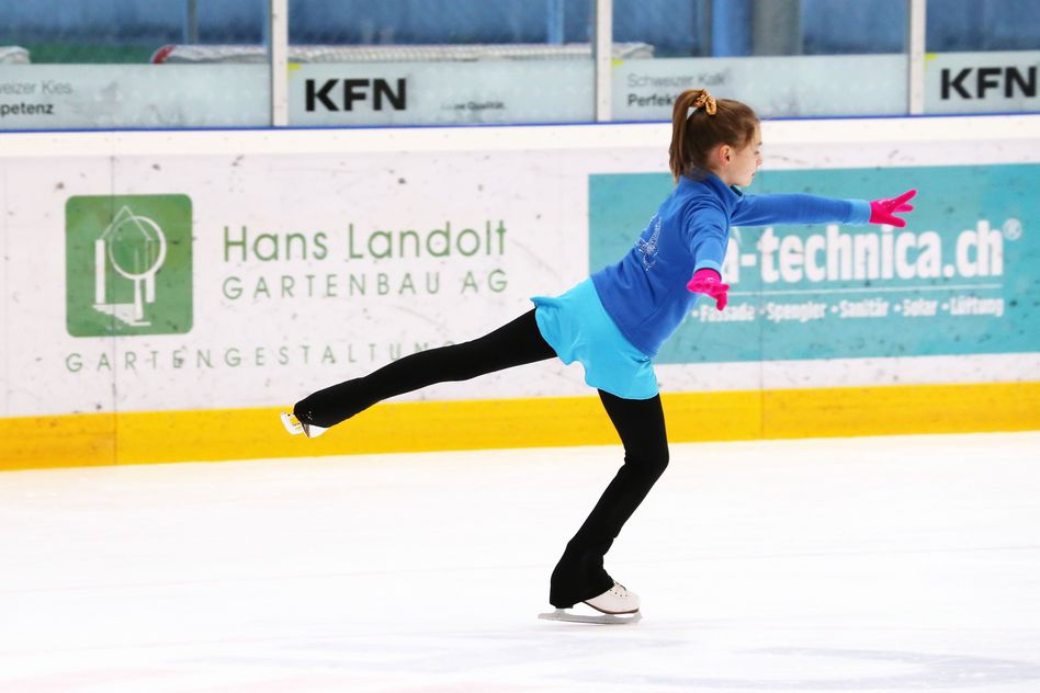 Erfolgreich bestandene Sternli-Tests bei den Eiskunstläuferinnen des GEC