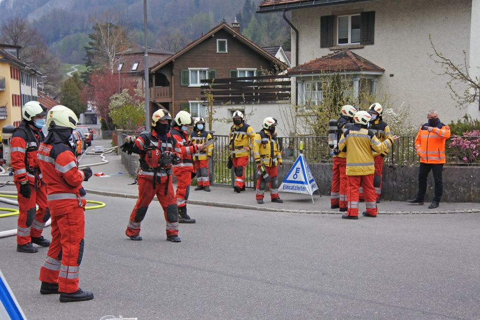 Brandfall an der Ennetbachstrasse in Netstal (Bilder: hasp)