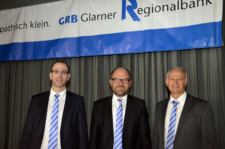 Wechsel auch bei der Glarner Regionalbank: Geschäftsführer Dieter Elmer gibt sein Amt an seinen Sohn Roman.