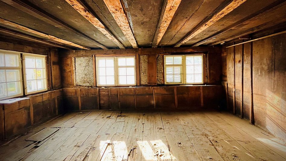 Ein Mühlebau aus dem 16. Jahrhundert in Ennenda wird renoviert. Das Foto zeigt die freigelegte Struktur im Innenraum • (Foto: Denkmalpflege und Ortsbildschutz)
