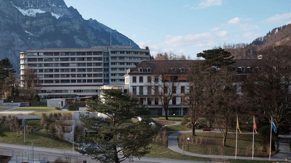 Kantonsspital Glarus: Schritt für Schritt wieder auf gesunde Beine (zvg)