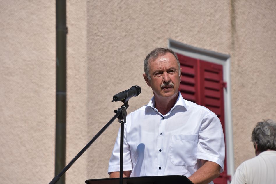 Mathias Vögeli, Gemeindepräsident von Glarus Süd ,bei seiner 1. Augustrede in Schwanden (Bilder: e.huber)