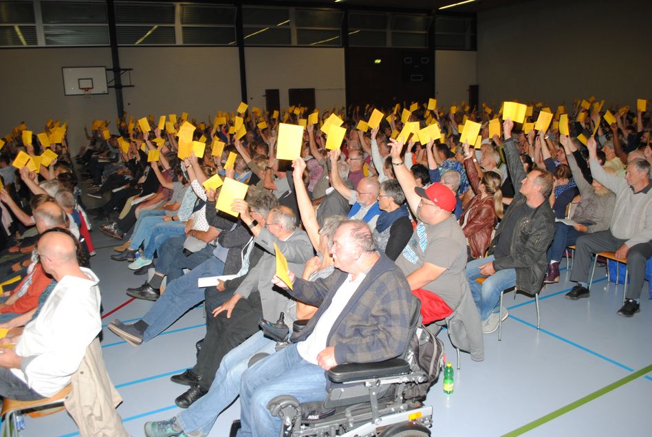 Die Stimmberechtigten von Glarus Nord votieren deutliche für die Sanierung und den Ausbau der linth-arena