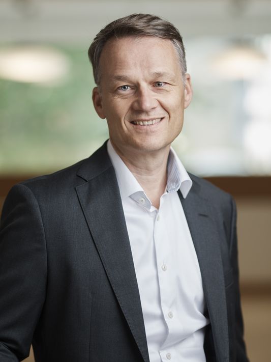 Patrik Gallati, Vorsitzender der Bankleitung Raiffeisenbank Glarnerland (zvg)
