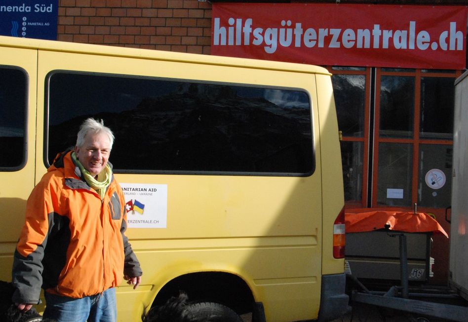 Hilfsgüter-Sammelaktion der 3HF Stiftung Schweiz bei der Gips-Hütte 6 in Ennenda