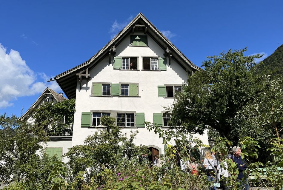 Das über 300 Jahre alte Dekanen-Haus in Mollis