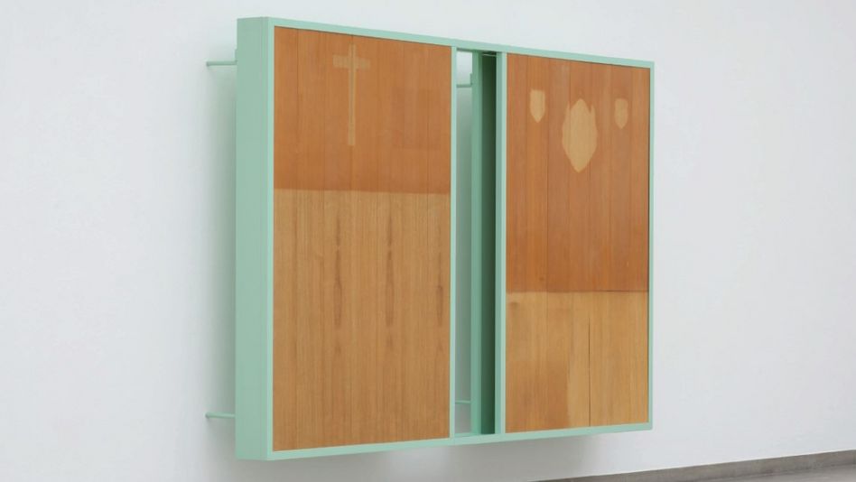 Tomas Baumgartners Installation «Kept in a nap» von 2021 wurde im Rahmen der Ausstellung «Heimspiel» im Kunsthaus Glarus gezeigt •( Foto zvg)