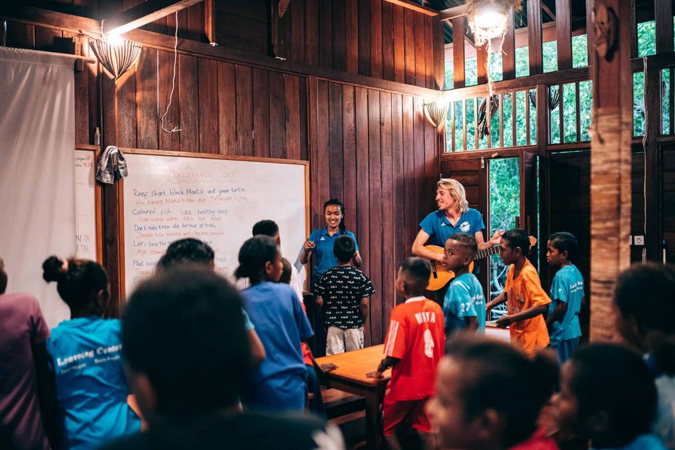 100% Solarenergie für die Umweltschule in West-Papua