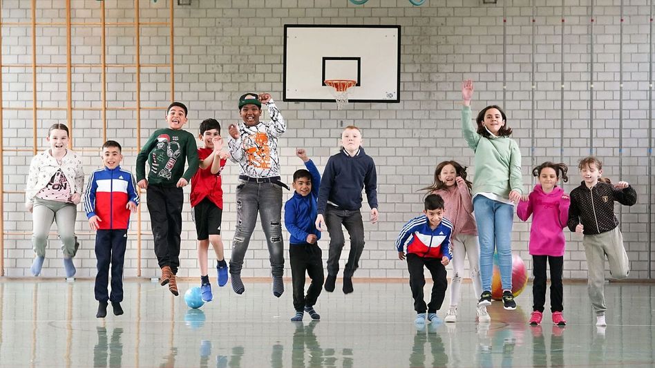 ach soviel Unterricht macht etwas Sport noch viel mehr Spass •( Fotos: Peter Zentner, Dorothea Suter und Andi Maerz)