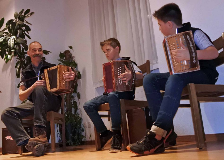 Die Schweizer Volksmusik ist bei den Jungen voll im Trend