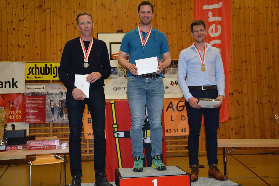 Jungspunde unter sich, v.l.: Walter Grass (3.), GR, Sieger Markus Bonderer (SG) und Toni Gisler (3.), GL