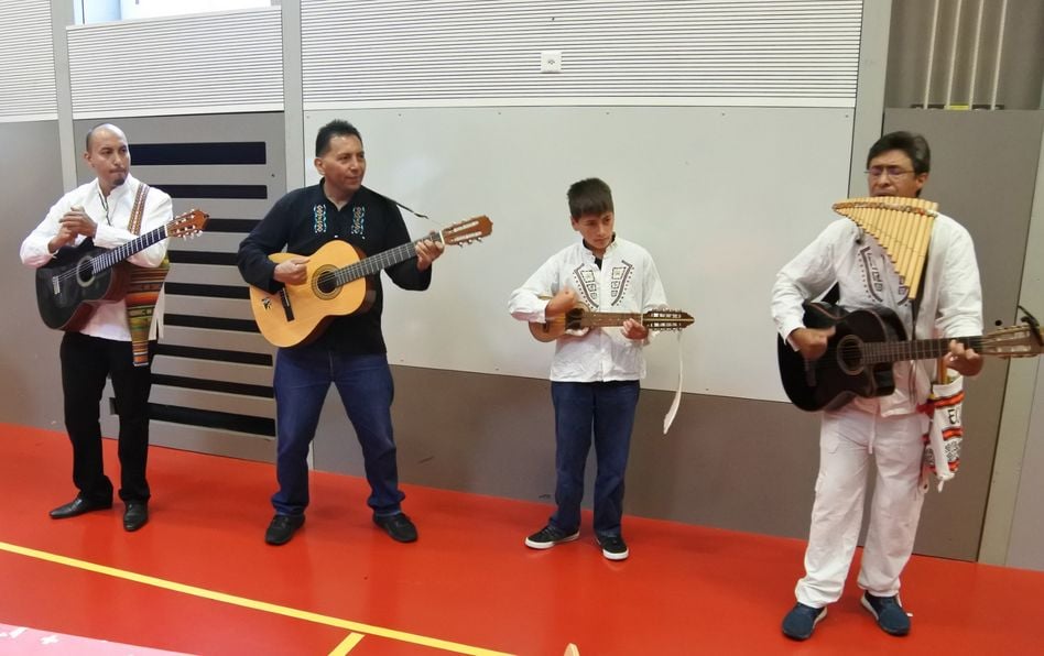 Für den musikalischen Auftakt sorgten die Gesangs- und Gitarrenvirtuosen «Los Latinos»