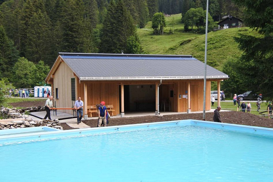 Das kälteste Schwimmbad der Schweiz wird wärmer