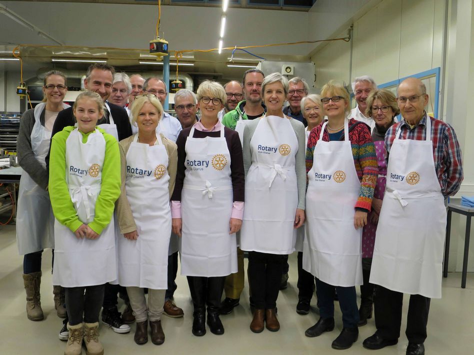 Rotary Club Glarus – Verkauf von kleinen Geschenken mit grossem Effekt am Weihnachtsmarkt