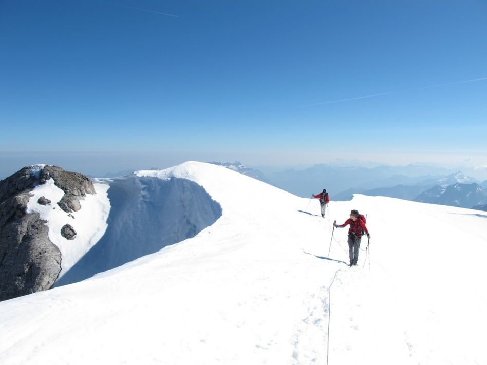 Im Aufstieg zum Tödi auf dem Simlergrat kurz vor dem Gipfel des Piz Russein.
