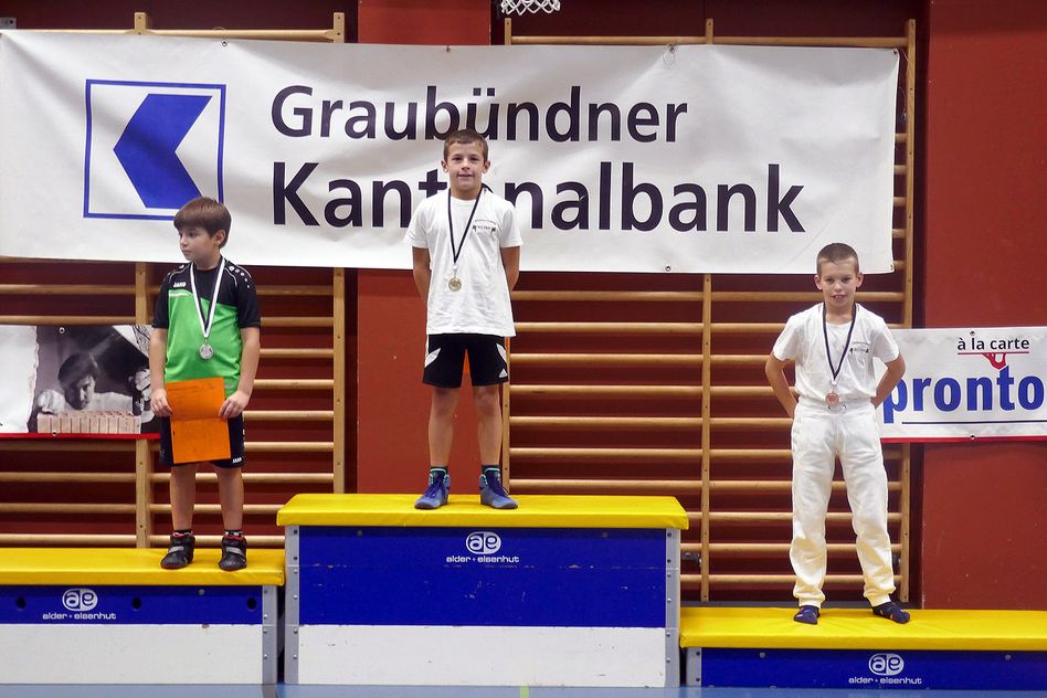 Podest Ringen bis 37 kg mit Sieger Nico Pfeiffer und Benno Lienhard (3. Rang)
