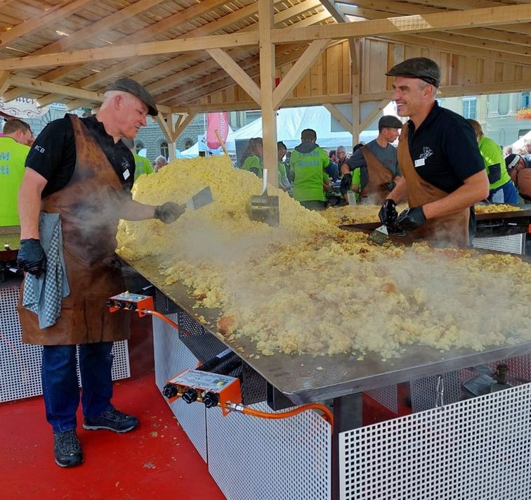 Kartoffeln für die grösste Rösti der Welt stammen auch aus dem Glarnerland (bilder: zvg)