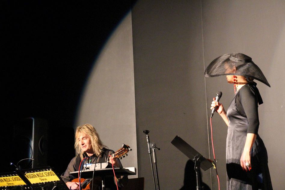 Die Sängerin Daria Nold und der Gitarrist Martin Nesnida (Bilder: p.meier)