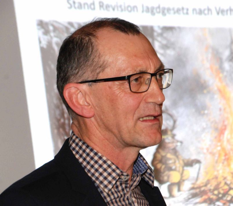 Ständerat Werner Hösli informierte über den aktuellen Stand der Revision des Eidgenössischen Jagdgesetzes