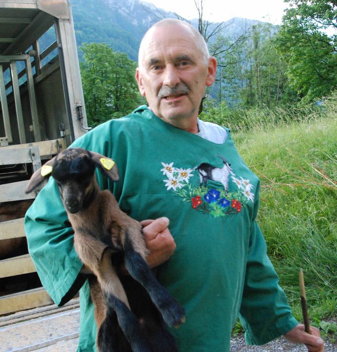 Nachwuchs für den Milchziegenhalter Kurt Zwicky, die kleine Petra ist vor drei Tagen auf die Welt gekommen