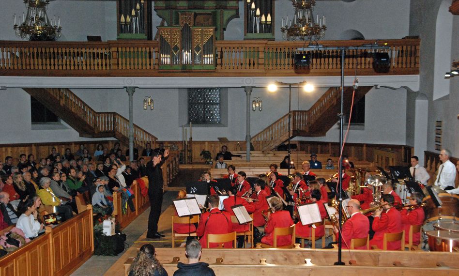 Impressionen vom Konzert der Harmoniemusik Netstal in der reformierten Kirche in Netstal (Bilder: hasp)