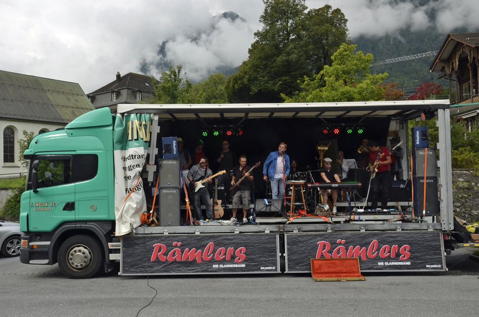 Aufnahmen von der Lastwagentour der Rämlers 2018 mit Start bei der Brauerei Adler in Schwanden (Bilder: e.huber)
