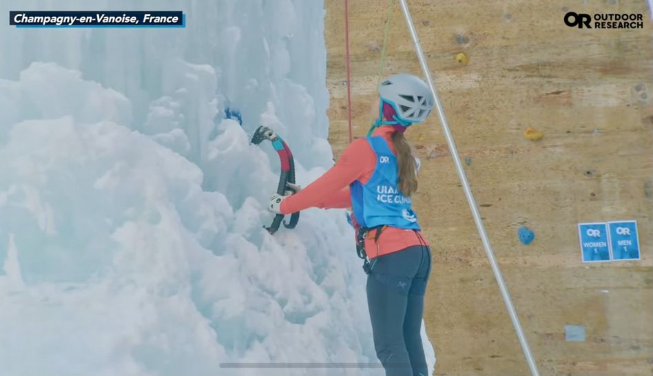 Glarnerin Jill Zollinger wird Jugendweltmeisterin im Eisklettern