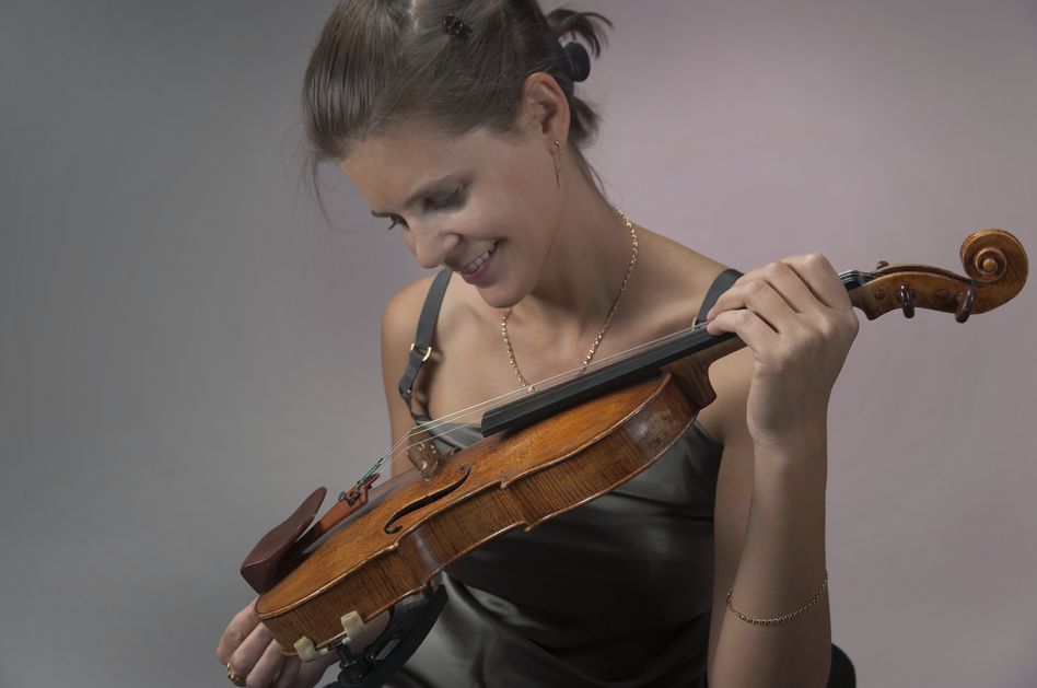 Simone Zgraggen bespielt eine der seltenen Stradivari – Geigen (:Bilder: zvg)