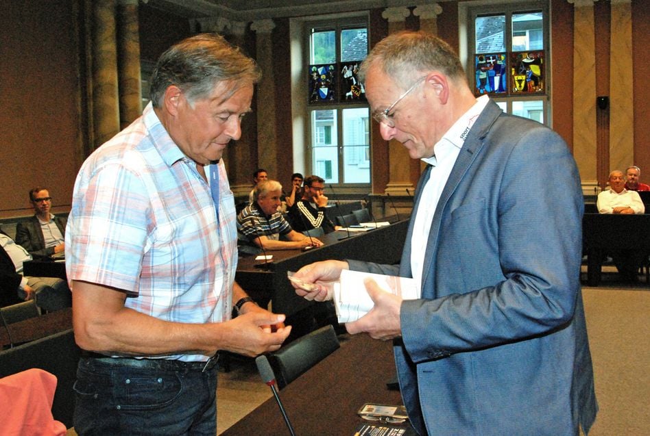 Das Glarner Sportparlament ehrte zwei verdiente Sportfunktionäre