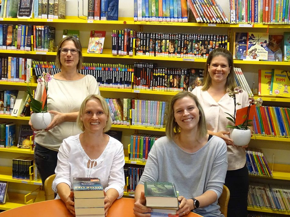Wechsel im Vorstand der Bibliothek (von links): Simone Kamm, Marianne Zahner und Patrizia Fischli (beide neu) und Adriana Trümpi (Bilder: p.meier)