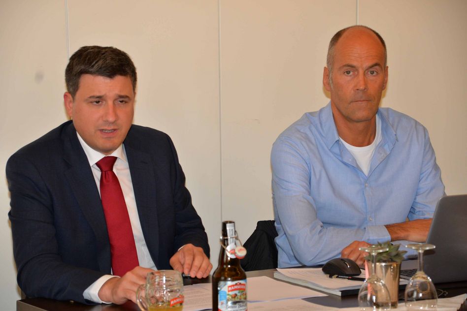 VR-Präsident Mathias Zopfi (links) und der scheidende Geschäftsführer Meinrad Schmid