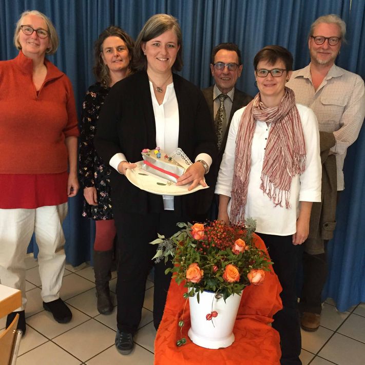 Von links: Barbara Fierz, Anita Birk, die neu gewählte Carole Alberti, Ruedi Luchsinger, Präsidentin Cornelia Deuber, Peter Grimm (Bild: zvg)