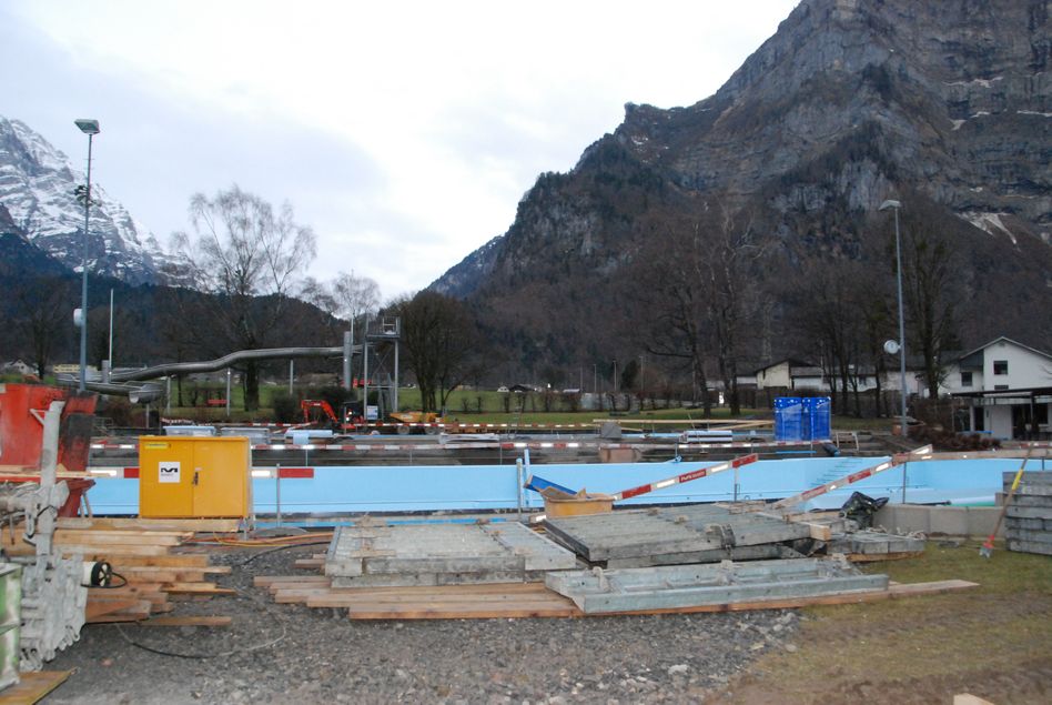 Neue Wasser-Aufbereitungsanlage für das Schwimmbad in Netstal