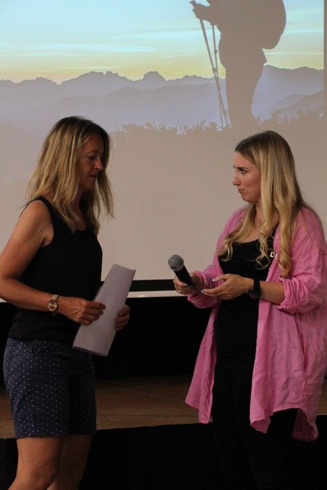 Christina Ragettli (links) im Gespräch mit Christa Pellicciotta