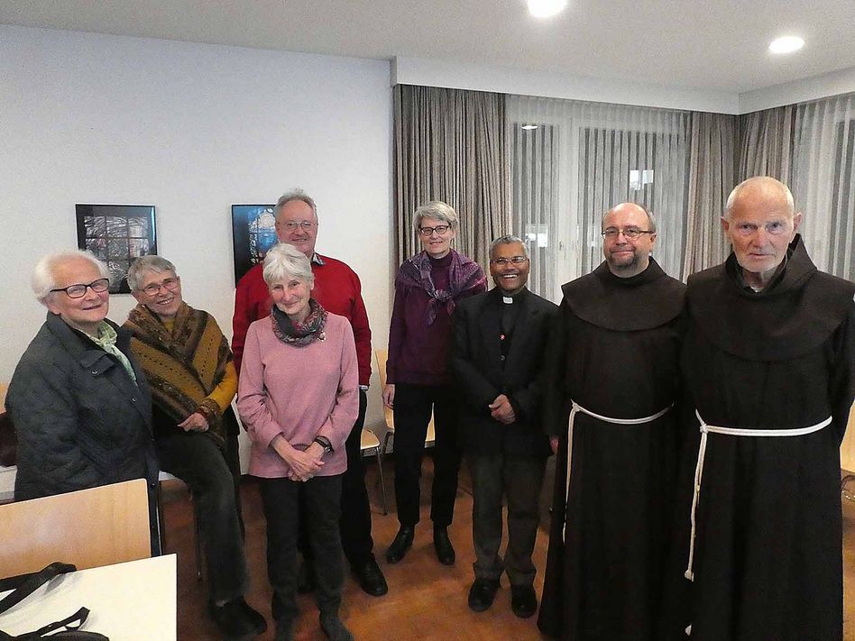 Über den Besuch von Franz von Assisi beim Sultan referierte Pater Dr. Paul Zahner (Zweiter von rechts) am Abend über das Christentum. (Bilder: Christina Brüll Beck)