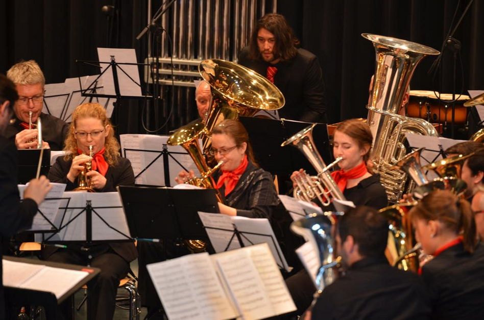 Weihnachtszauber mit der Glaronia Brass Band
