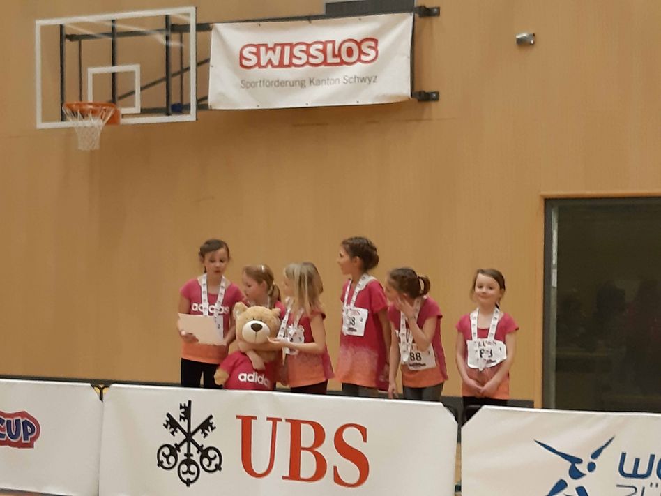 Bronzemedaille für die DTV Niederurnen Jugend am UBS Kids Cup Team in Buttikon