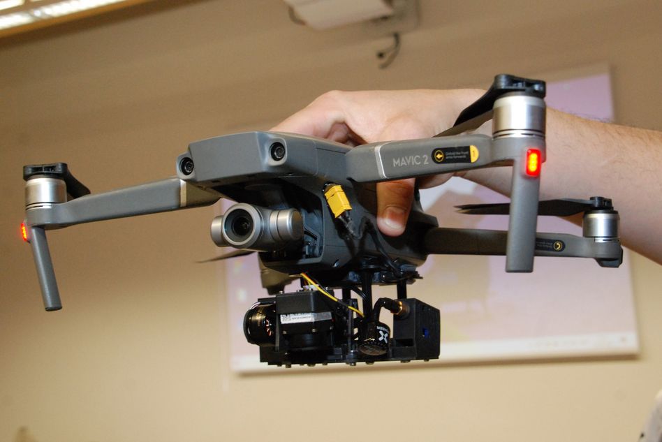 Eine Drohne ist ein sehr komplexes gerät für den vielfältigen Rettungseinsatz, unter anderem von Rehkitzen