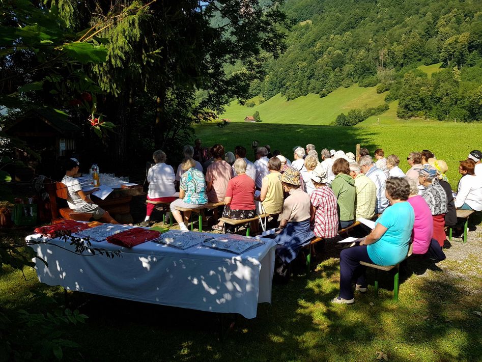 Gottesdienst im Alpini in Schwanden. (Bilder: zvg)