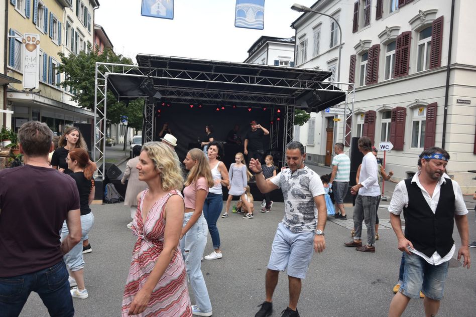 Rauschendes Sommer-Tanz-Fest