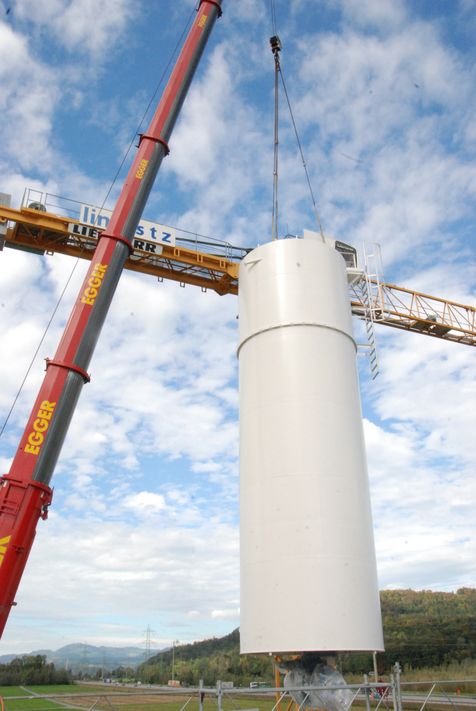 12 Meter hoch und 8 Tonnen schwer – ein Silo für Pulveraktivkohle findet sein Endziel