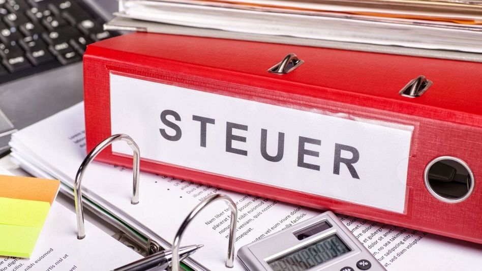 Die Steuerverwaltung des Kantons Glarus informiert über den aktuellen Versand der Steuerrechnungen • (Foto: iStock)