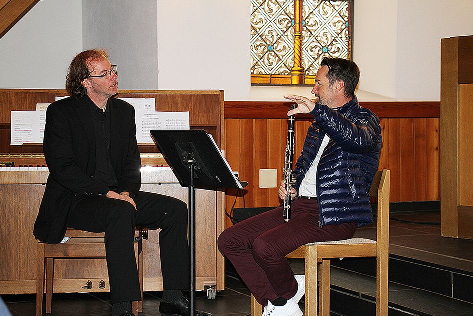 David Kobelt (Klavier und Orgel) sowie Markus Sievi (Klarinette) bereicherten den Gottesdienst mit wunderbarer Musik.